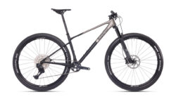 vélo VTT carbone