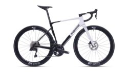 vélo gravel carbone
